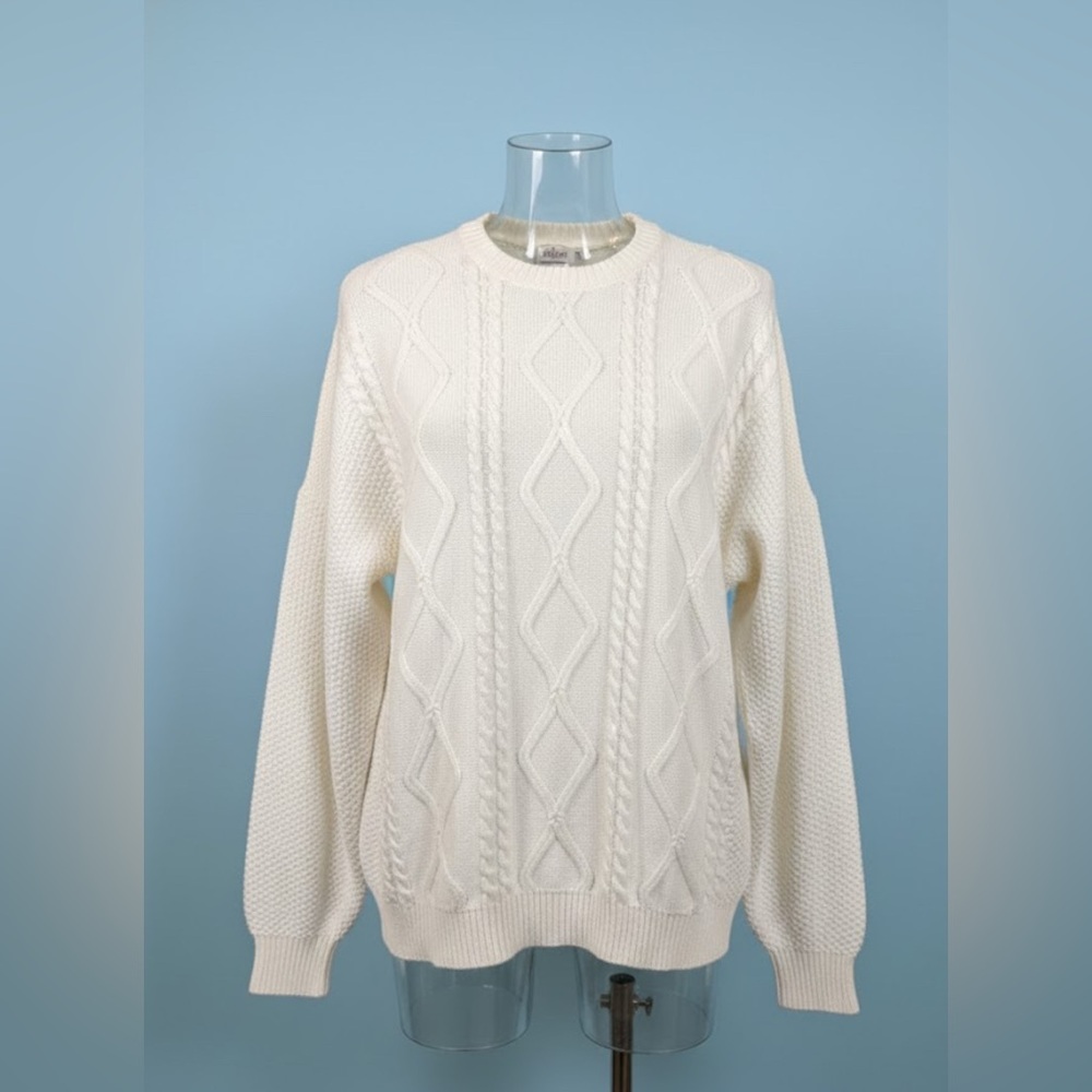 Women’s Hollister Sweater- 100% cotton color White/cream Cable Knit -NWT Size XL